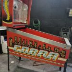 Máquina completa · Mueble vacío del pinball Cobra, Playbar