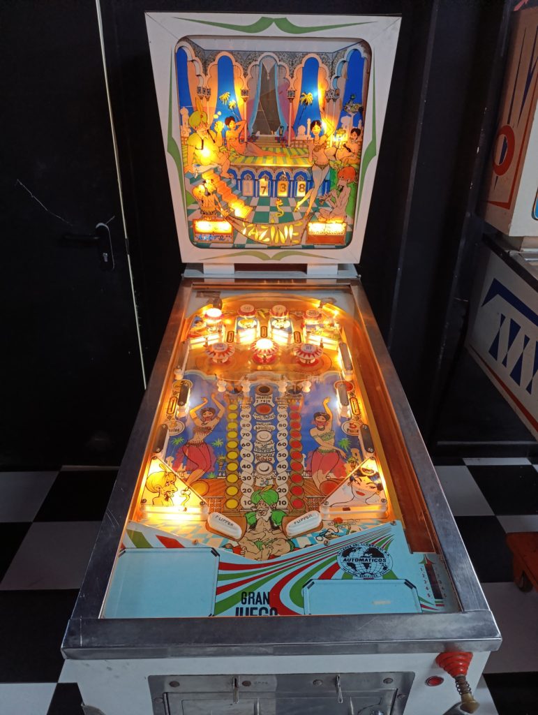 Yazine - Máquina completa · Yazine, encendido - Talleres Llobregat 1967